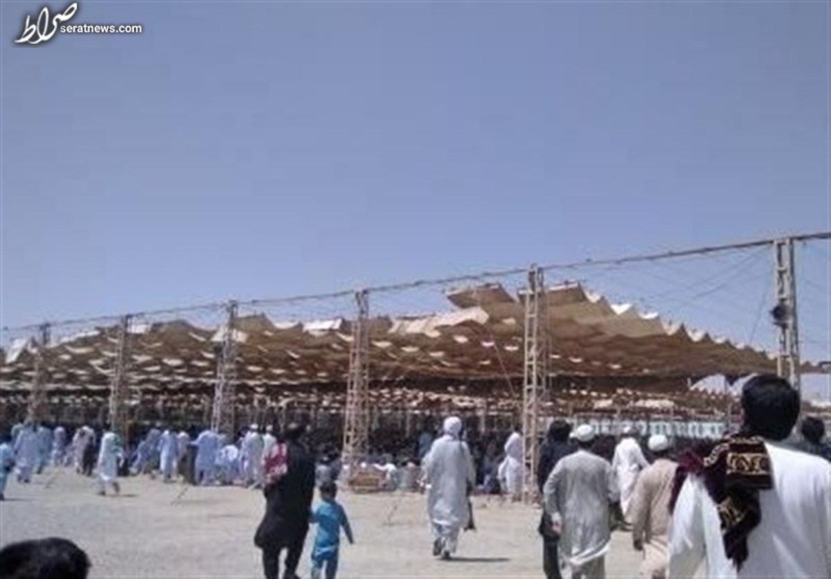حمله اغتشاشگران به فرمانداری خاش با سنگ و سلاح