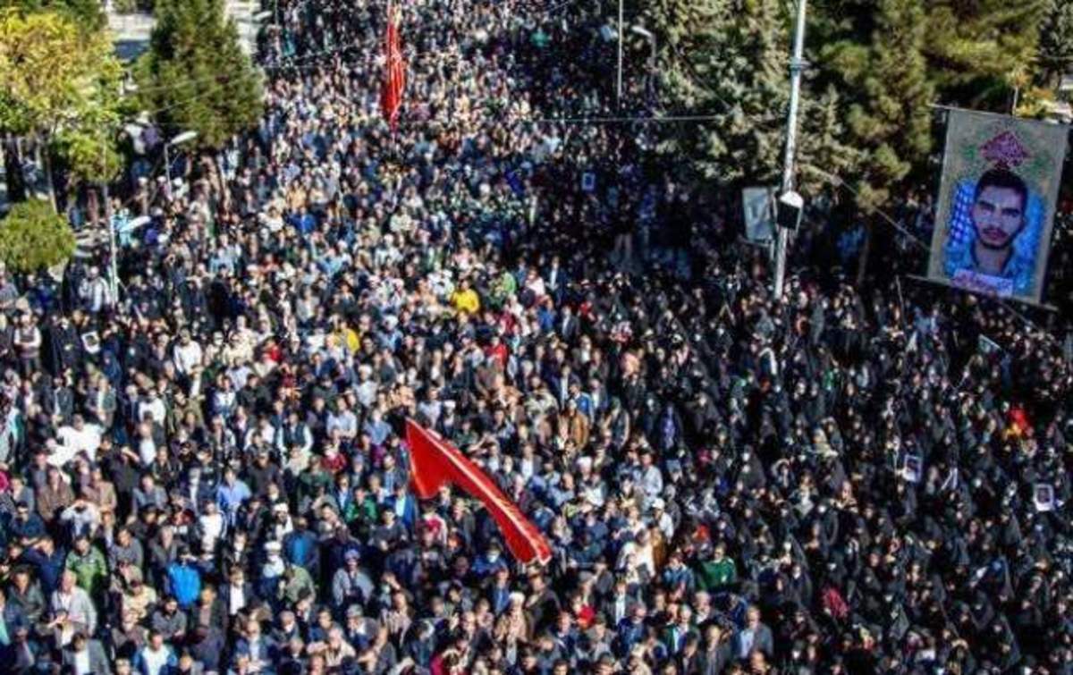 پدر شهید عجمیان با بغض گفت خیلی نامرد هستید؛ همه آنهایی که از قاتلان پسر من حمایت کردند بر میگردند به تلویزیون! + فیلم