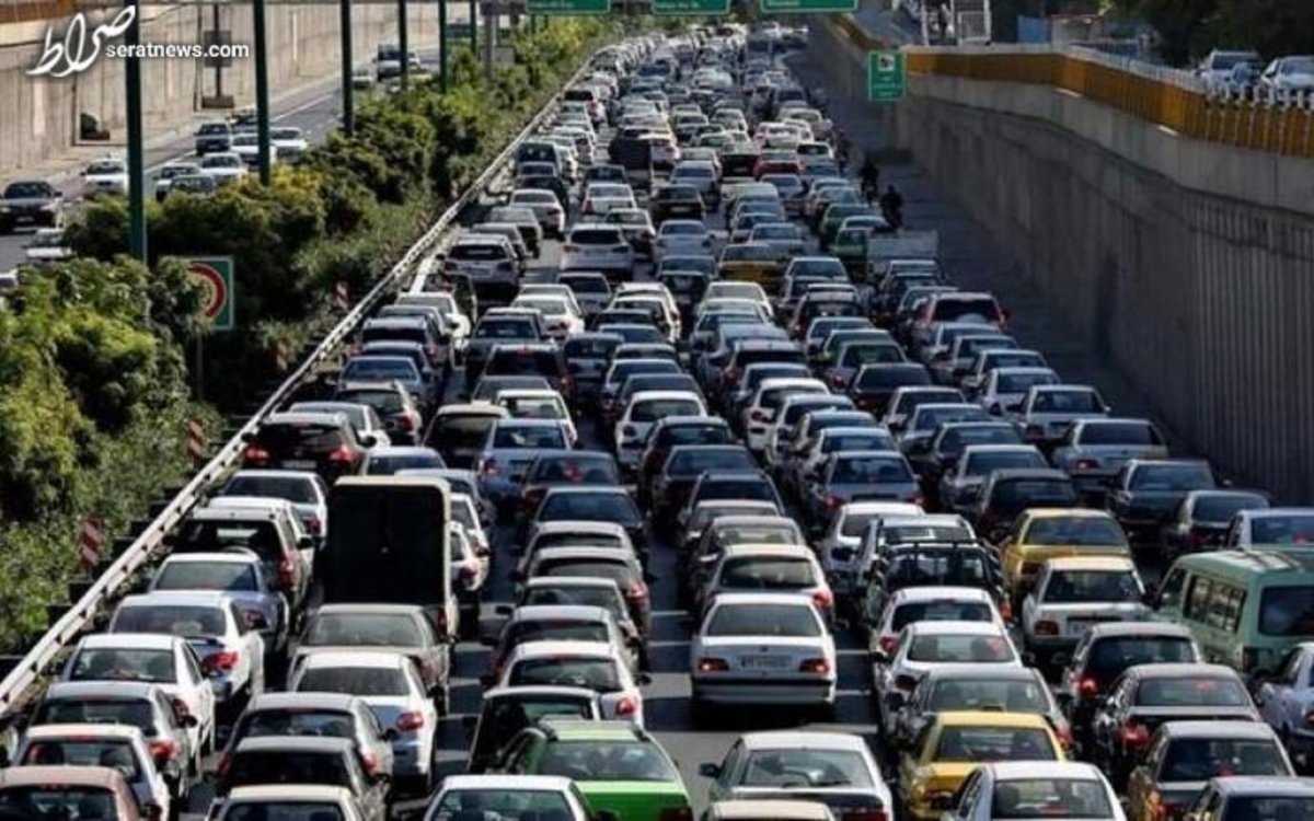 ترافیک نیمهسنگین در ۳ محور/ بارش باران در جادههای ۱۱ استان