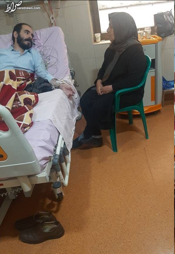 عکس / دیدار حسین رونقی با مادرش
