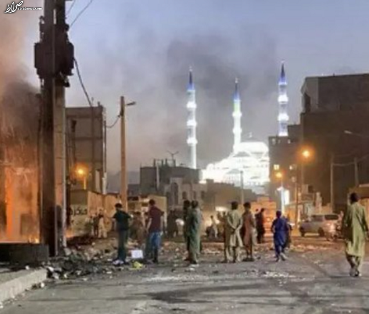 رئیس پلیس زاهدان برکنار شد /درگیری مسلحانه و تیراندازی نیروهای انتظامی منجر به مجروحیت و از دست دادن جان تعدادی از شهروندان نمازگزار و عابرین بی گناه شد + مجموع جانباختگان