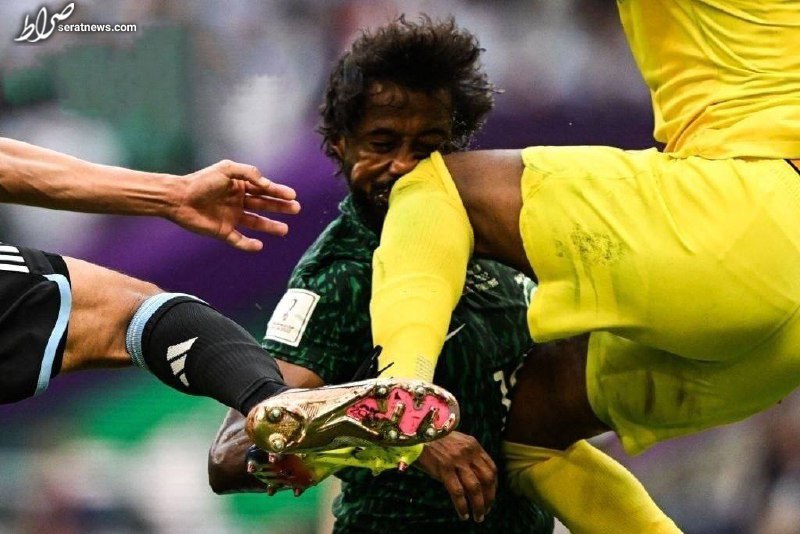 عکس / لحظه برخورد وحشتناک زانوی دروازه‌بان عربستان به صورت کاپیتان تیم خودی