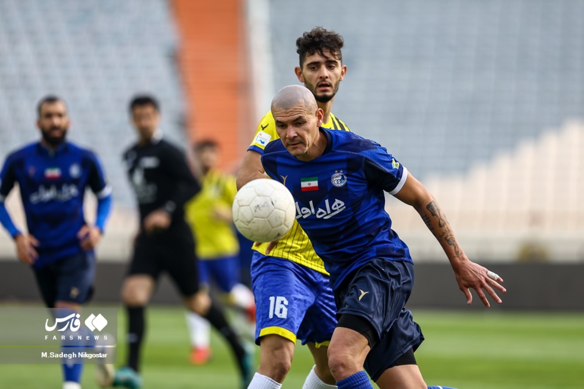 تصاویر / بغض دختر استقلالی در آزادی ترکید!