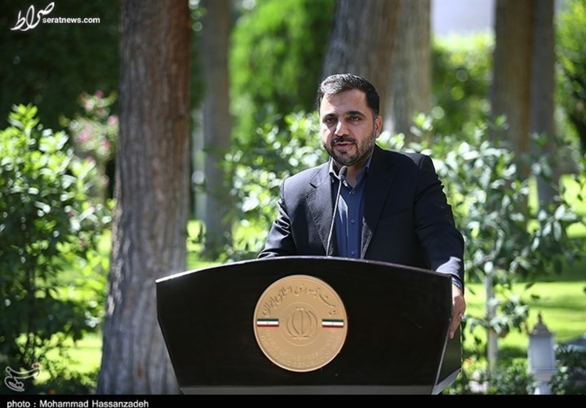 زارع پور: تصمیم در مورد اینستاگرام و واتساپ با نهادهای امنیتی است