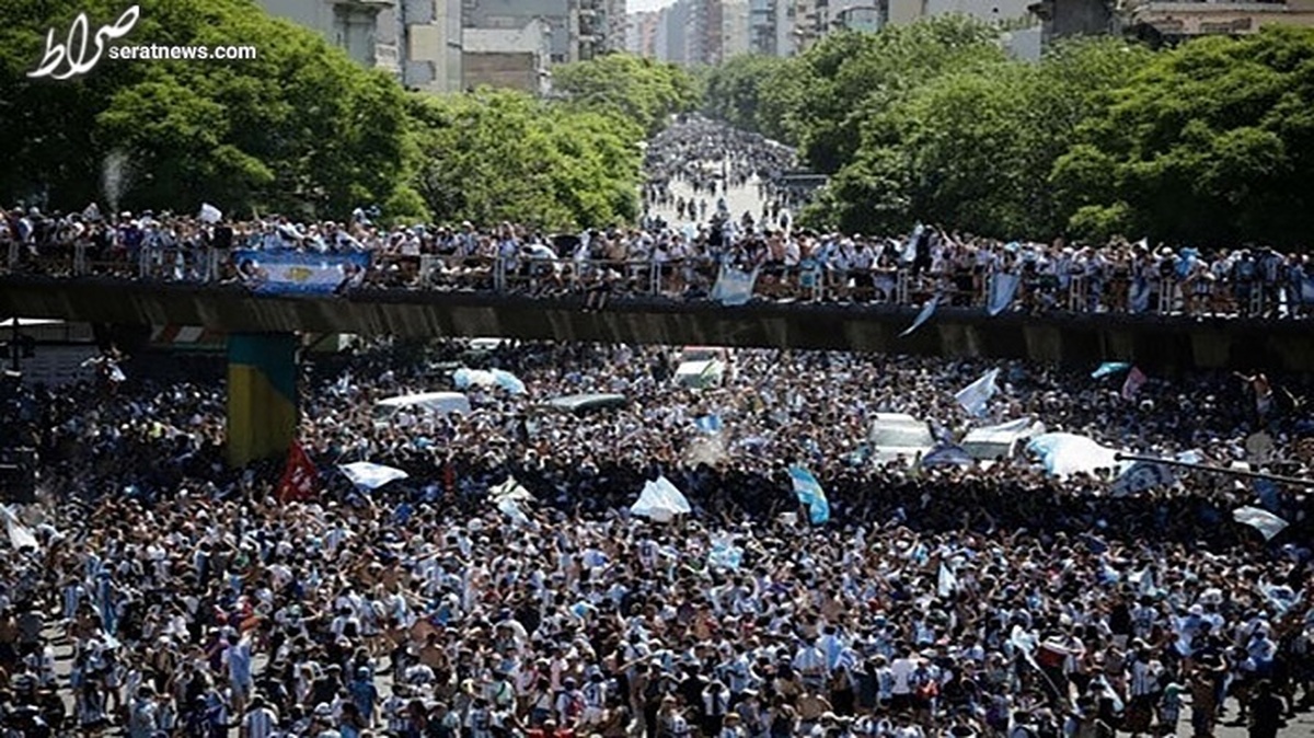 استقبال میلیونی از قهرمان جهان /اتفاق خطرناکی که جشن آرژانتین را خراب کرد