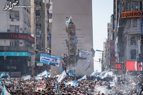 استقبال میلیونی از قهرمان جهان /اتفاق خطرناکی که جشن آرژانتین را خراب کرد