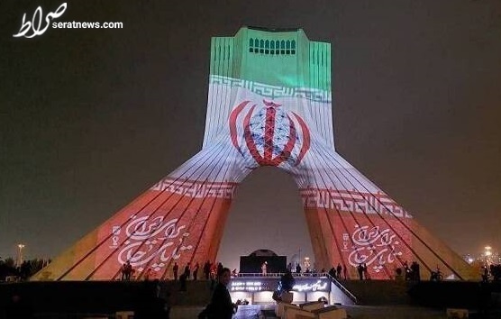 عکس/ برج آزادی به رنگ ایران شد