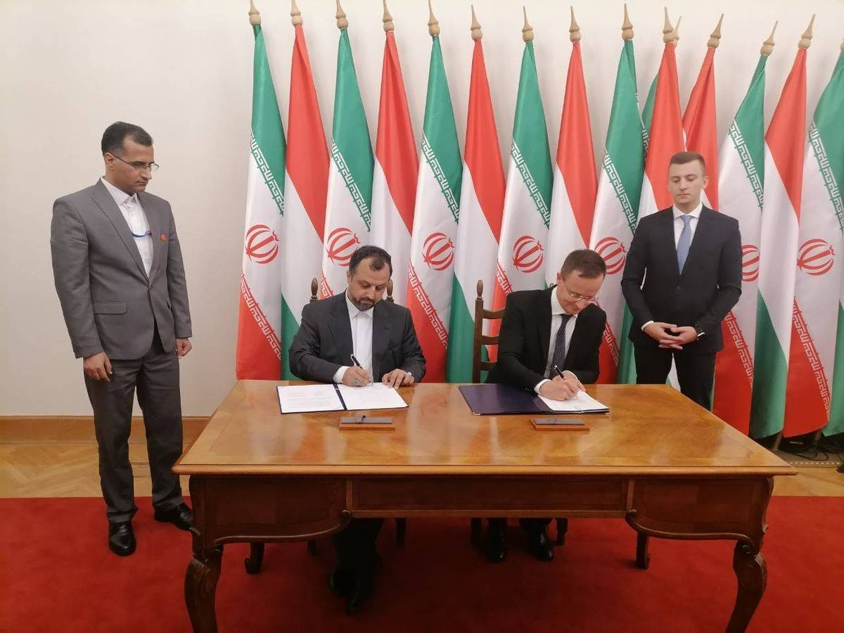 امضای سند پروتکل سومین اجلاس کمیسیون مشترک همکاریهای اقتصادی ایران و مجارستان
