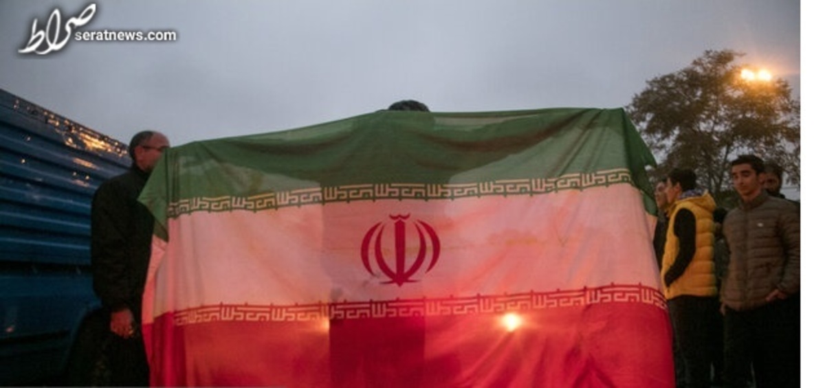 رونمایی از پوستر بازی ایران و آمریکا/ جدال «یوزها» با «عقابها» + عکس