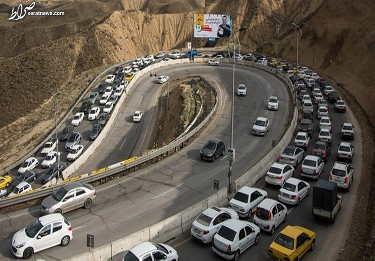 انسداد جاده چالوس و آزادراه تهران-شمال تا اطلاع ثانوی/ بارش باران و برف در جاده‌های ۵ استان