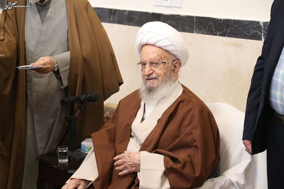 توضیحات دفتر آیت الله مکارم شیرازی درباره فتوای برداشتن حجاب در مراکز خارج از کشور