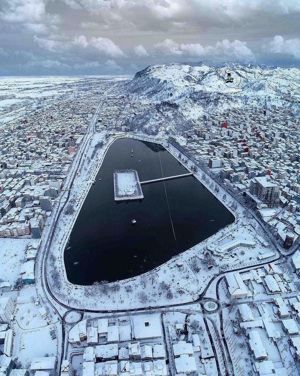 عکس / بارش برف در لاهیجان