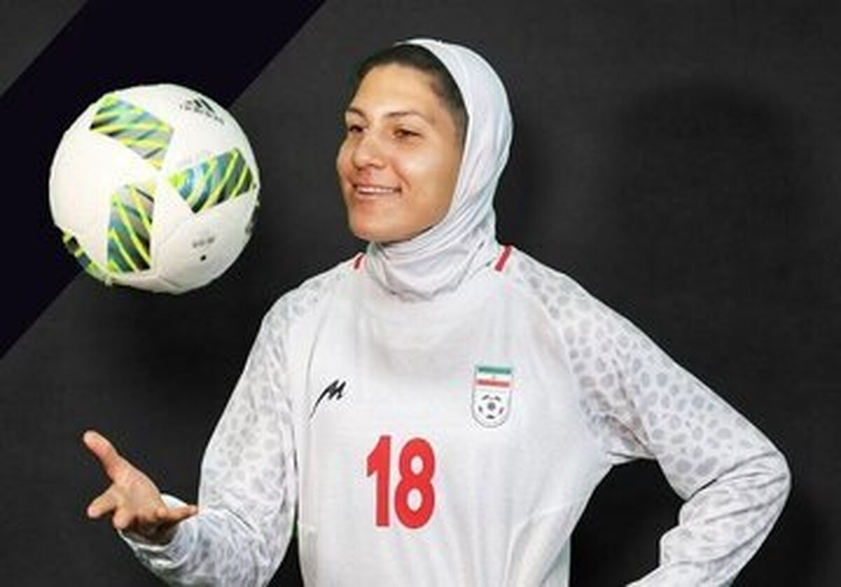 تصویر کودکی ملیکا محمدی کنار ناصر حجازی