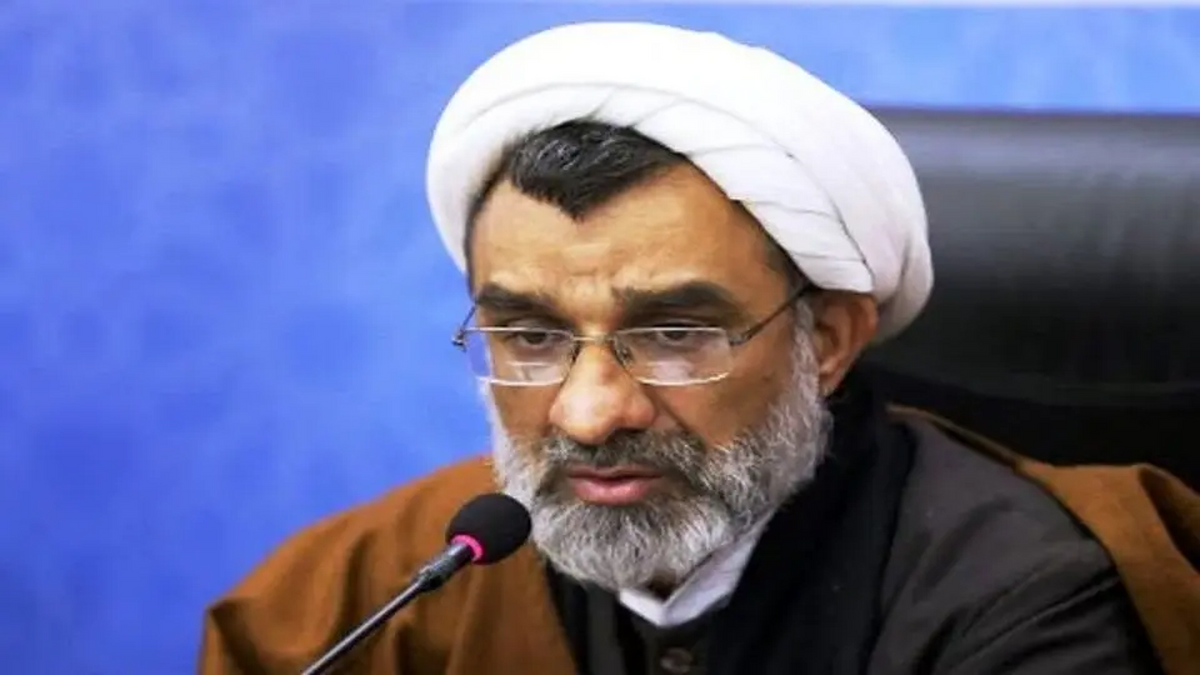 حضور مسئولان در مراسم اعتکاف الزامی شود