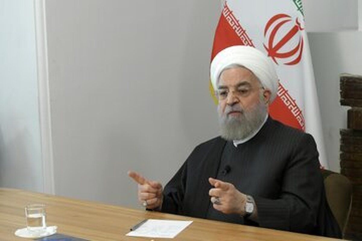 یکی از تهمت‌هایی که علیه من شایع شد این بود که گفته‌ام منتقدین من بی‌سوادند، بنده چنین حرفی نزدم