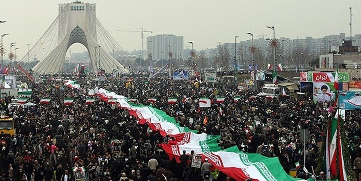 مردم وفادار در جشن ۴۵ سالگی انقلاب اسلامی هم به میدان آمدند+فیلم و عکس
