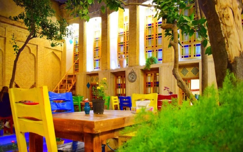 لیست نزدیک‌ترین هتل ها به باغ نارنجستان قوام شیراز