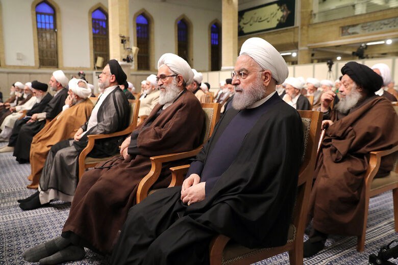 تصویری متفاوت از حسن روحانی در دیدار امروز اعضای خبرگان با رهبر انقلاب