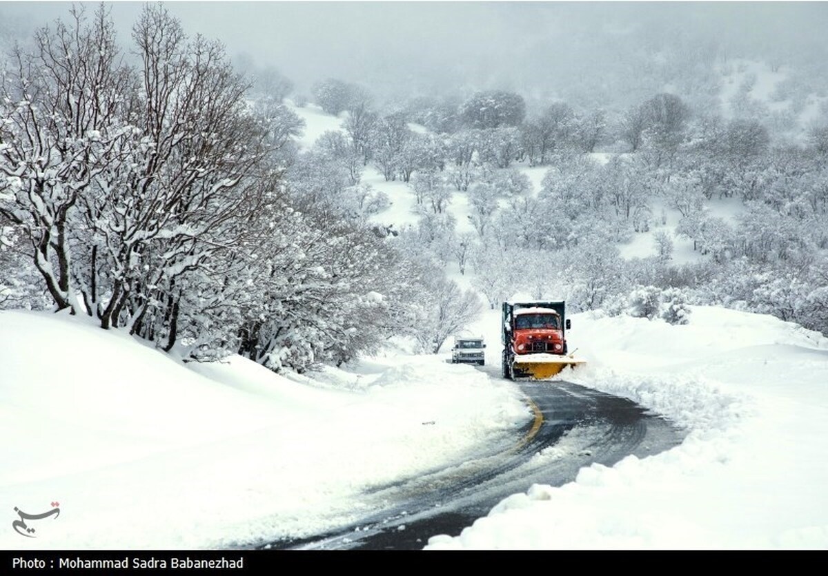 بارش برف در ۴ شهرستان لرستان/ راه ۱۴۵ روستا مسدود شد