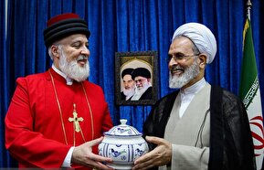 تصاویر / دیدار رهبر جهانی کلیسای شرق آشور با آیت‌الله اعرافی
