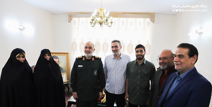 دیدار فرمانده کل سپاه با خانواده «مسیح کردستان» + عکس‌