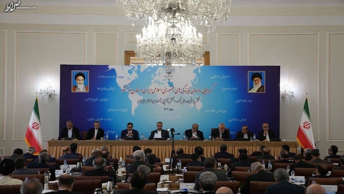 تأکید وزیر امور خارجه بر نقش مهم سفرا در ارتقای مناسبات ایران با جهان