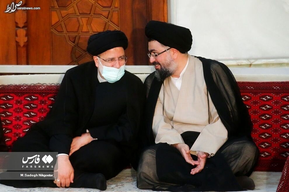 عکس / خوش و بش ابراهیم رئیسی با نوه امام