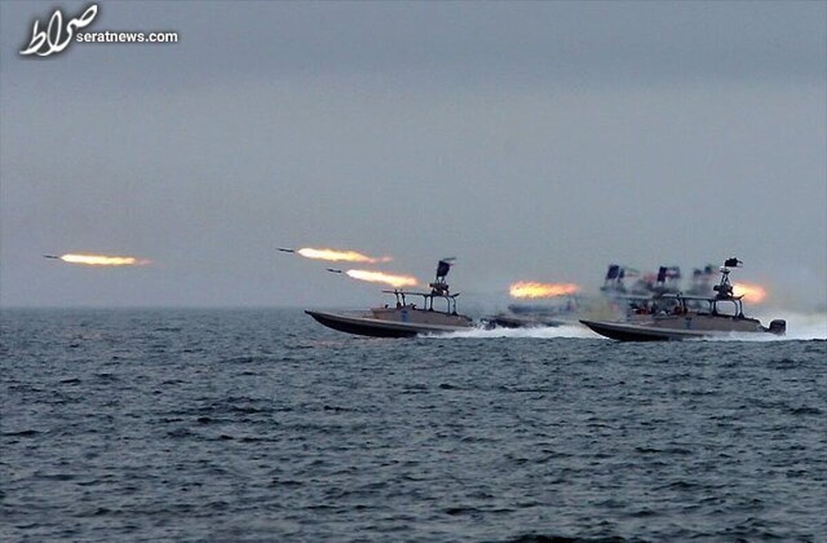 ادعای تقابل نیروی دریایی آمریکا با قایق‌های نظامی ایران در تنگه هرمز