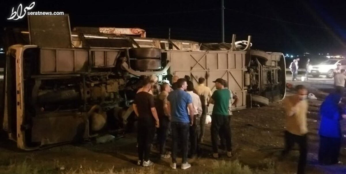 ۳ کشته و ۱۷ مصدوم بر اثر واژگونی اتوبوس در اتوبان تهران - قزوین