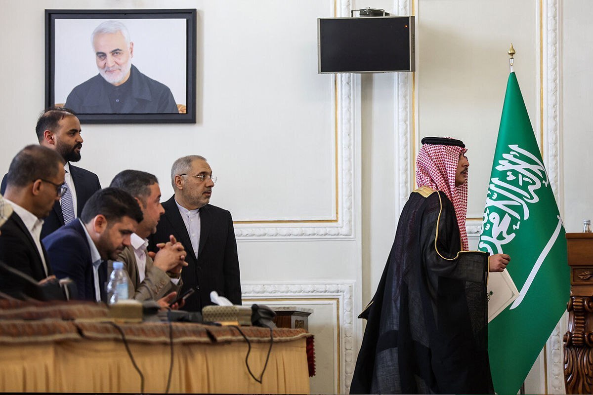 چه کسی ایده نشست وزیر خارجه عربستان زیر عکس سردار سلیمانی را داده بود؟