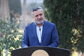 خیلی از بیکارها با خانواده‌ام تماس می‌گیرند