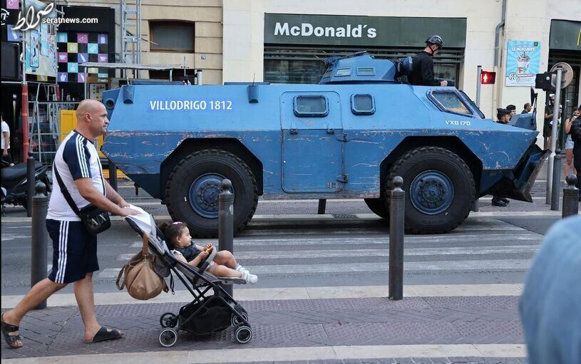 عکس /استقرار خودرو‌های زرهی در شهر مارسی فرانسه برای مهار اعتراضات