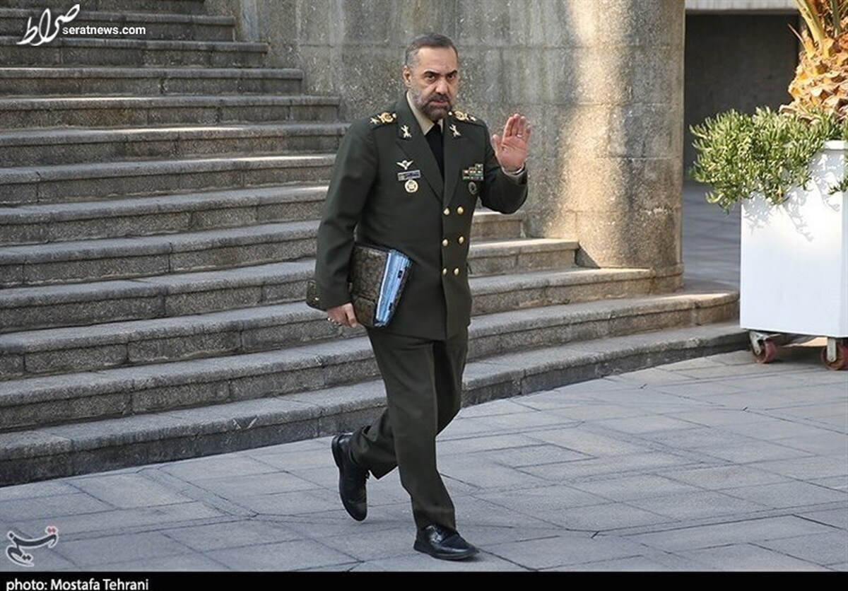 وزیر دفاع: خرید هواپیما ضوابطی دارد که دنبال میشود