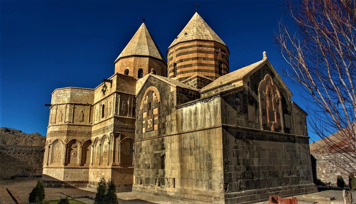 قره کلیسا چالدران یا گنبد سلطانیه زنجان؟