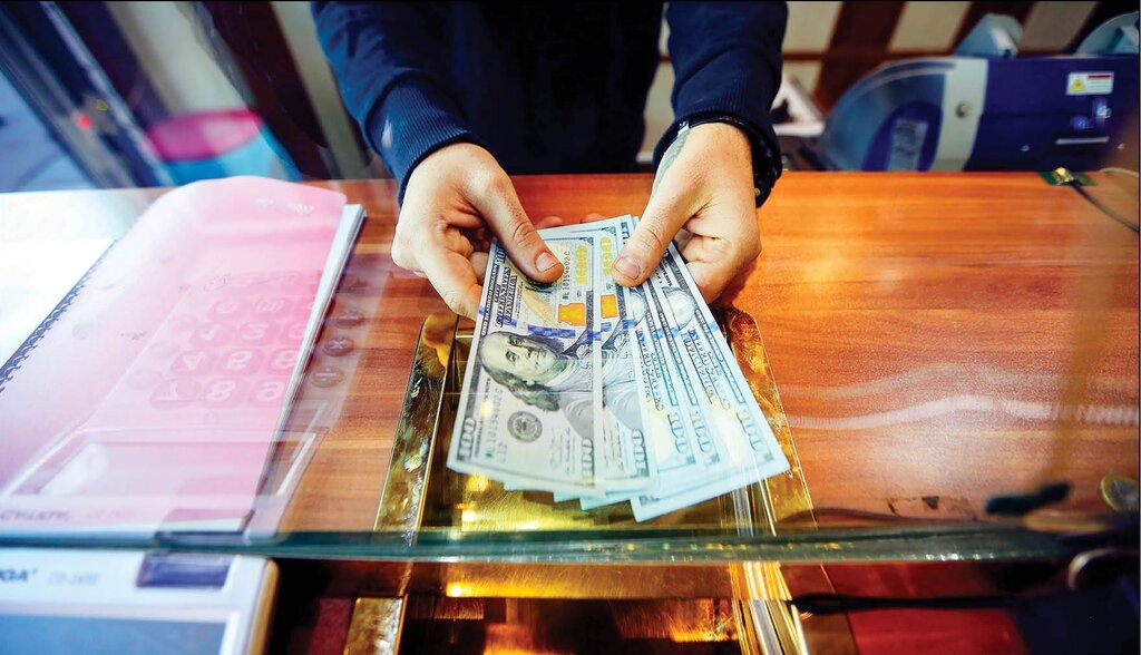 سقوط قیمت دلار در بازار آزاد ؛ آخرین قیمت اعلام شد | پیش‌بینی کارشناسان ؛ باز هم کاهش می‌یابد
