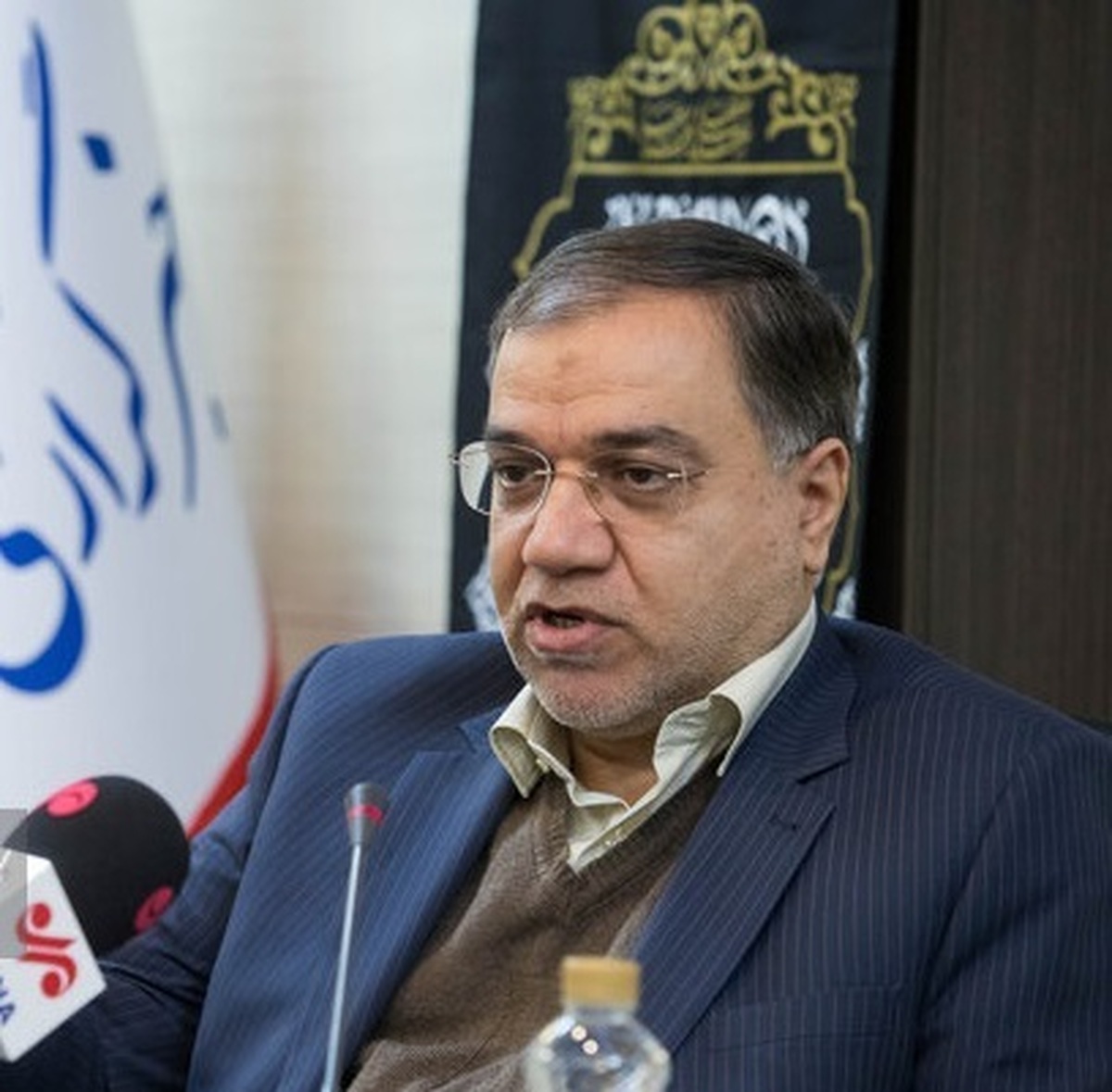 فضائلی: رهبر انقلاب با سوزاندن کتب مقدس مخالف‌اند
