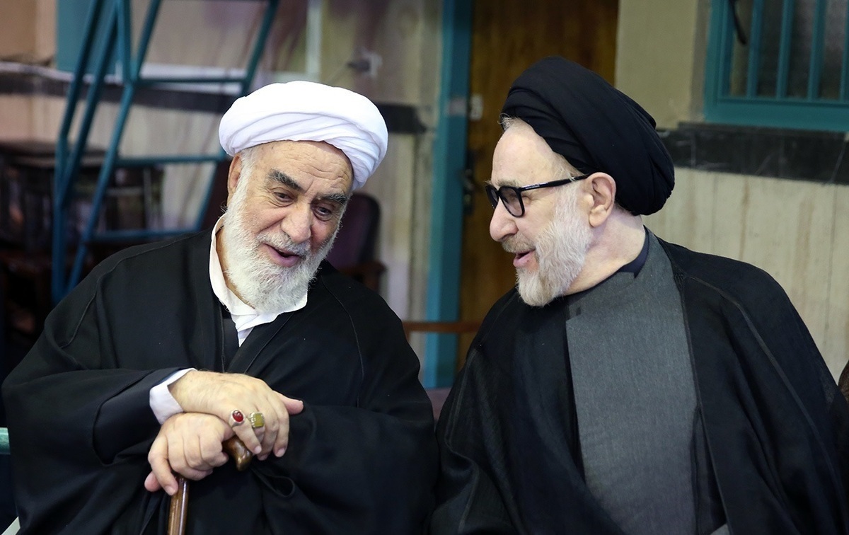 عکس | تشییع پیکر آیتالله حسن صانعی با حضور خاتمی