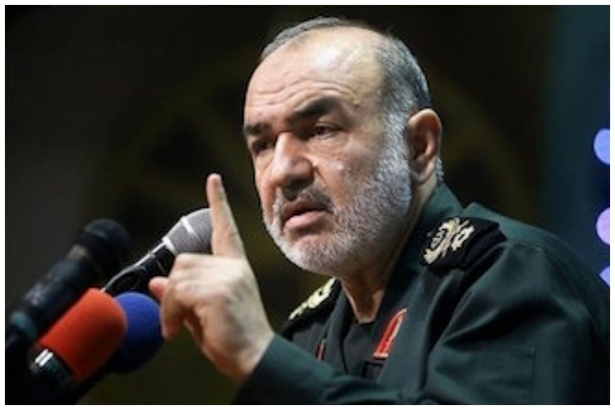 ملت ایران به همه تهدیدات در لحظه پاسخ پشیمانکننده میدهد