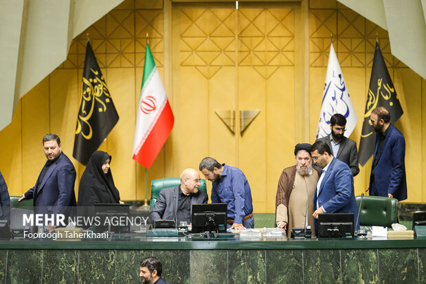 صحن علنی مجلسصحن علنی مجلس شورای اسلامی صبح روز یکشنبه ۱۵ مرداد ماه ۱۴۰۲ به ریاست محمد باقر قالیباف برگزار شد