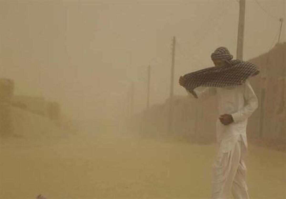 توفان بیش از ۲ هزار نفر را در سیستان راهی بیمارستان کرد