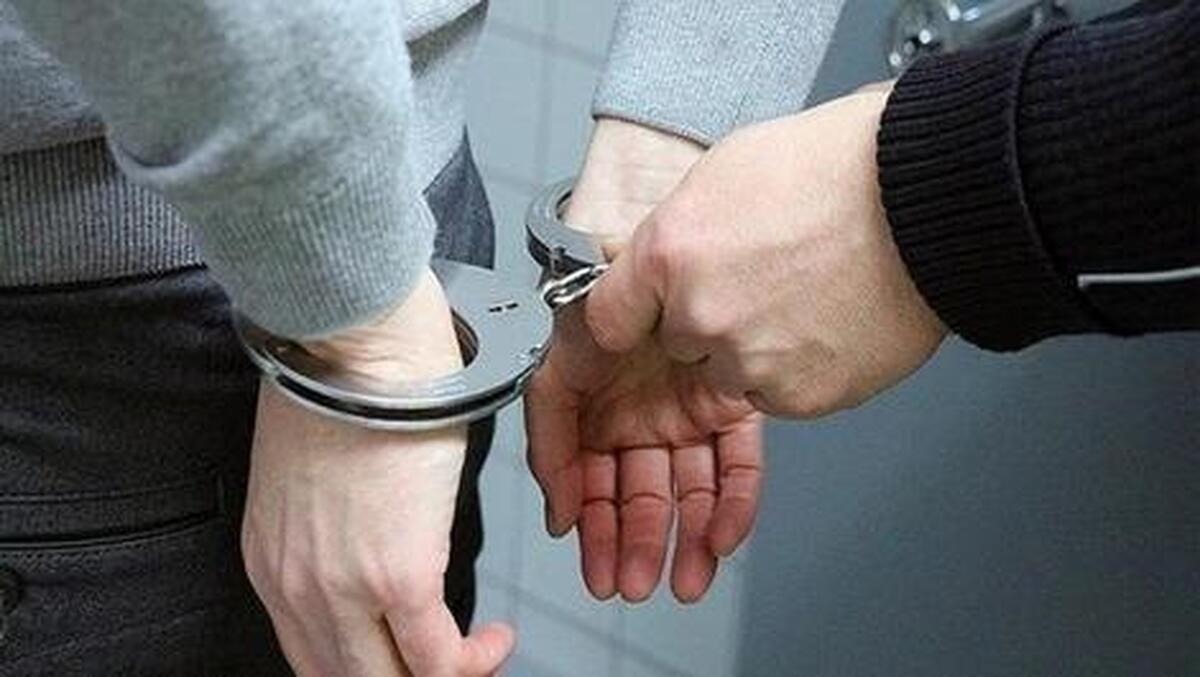دادستان : بازداشت مدیر و کارمند بانک به علت ارائه خدمات به خانم بی‌ حجاب در دماوند