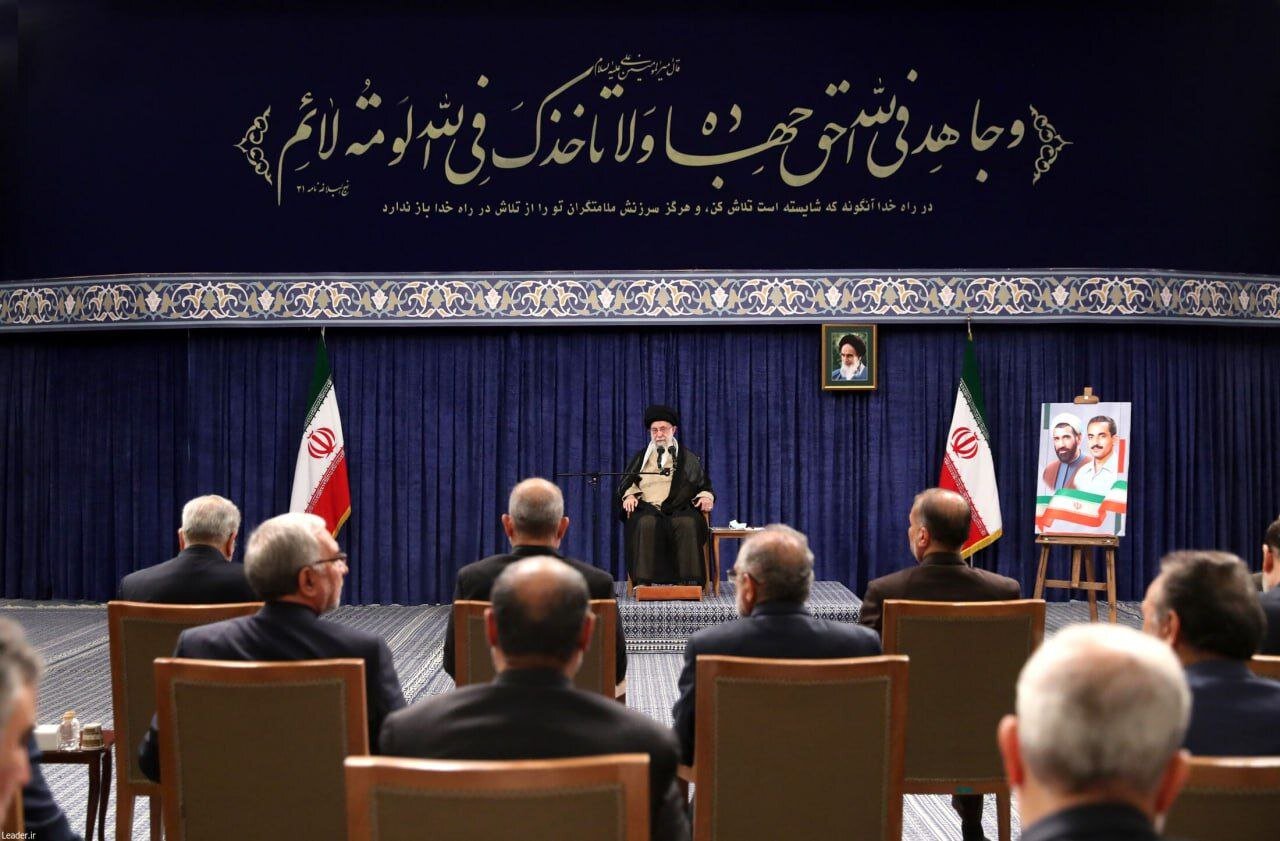 دیدار رهبر انقلاب با اعضای هیئت دولت