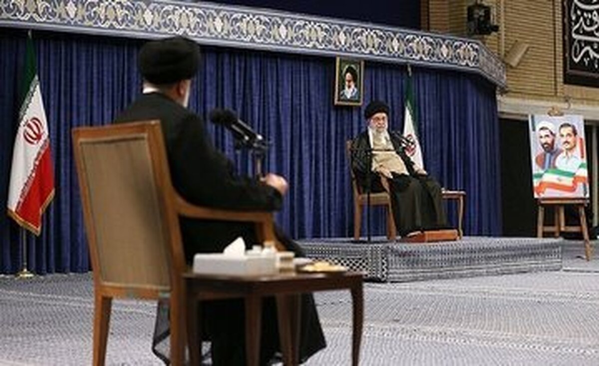 عکس / معنای مهم حدیث نصب‌شده در دیدار امروز رهبر انقلاب و اعضای دولت
