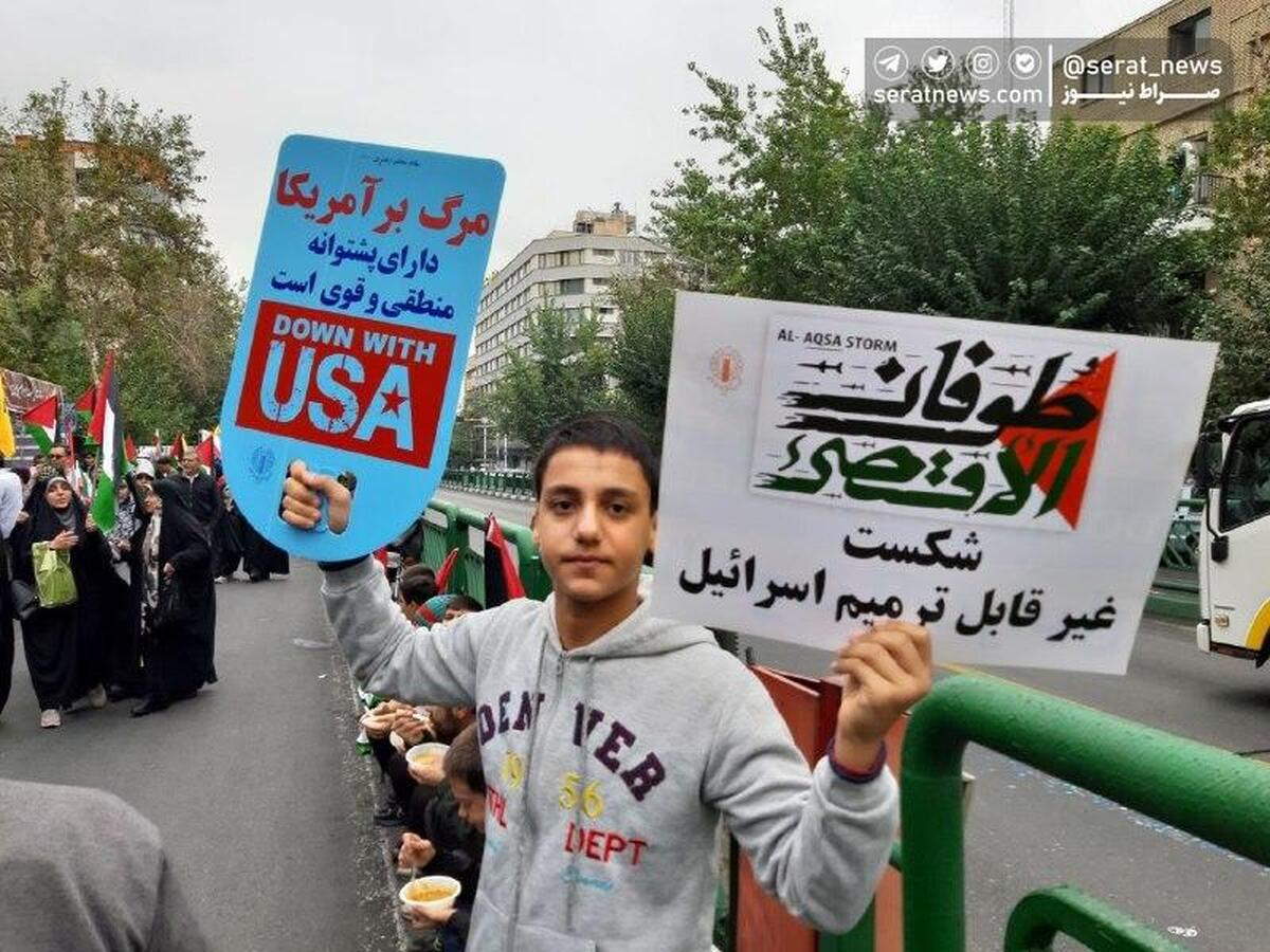 ایرانی‌ها در محکومیت جنایات اسرائیل راهپیمایی می‌کنند