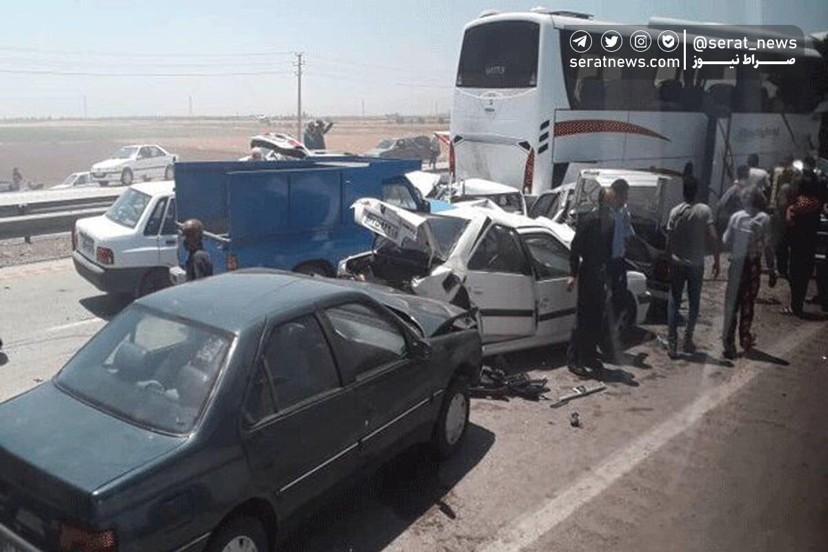۵۰ خودرو در آزادراه کرج- قزوین تصادف کردند