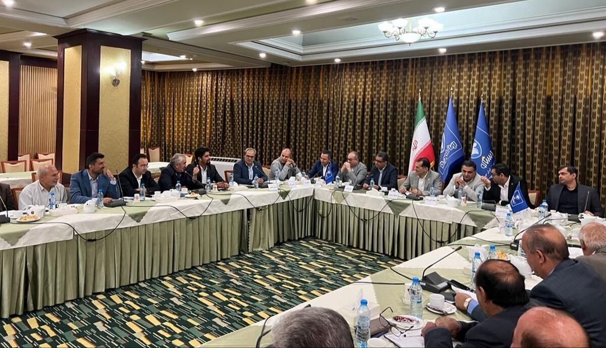 نشست هم اندیشی مدیران خدمات پس از فروش ایرانخودرو با نمایندگیها و فروشگاههای مجاز سراسر کشور