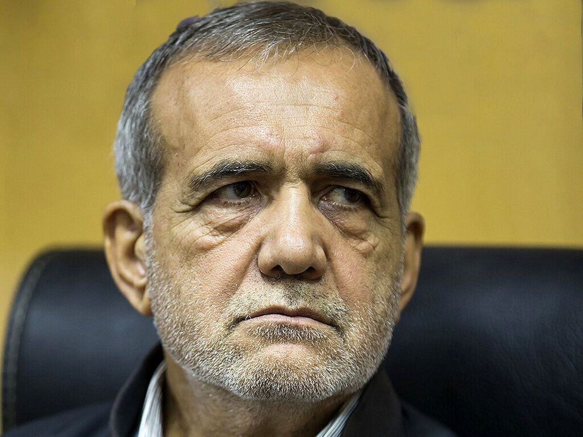 پزشکانی که در کشور میمانند مجبورند سکه و ارز بگیرند