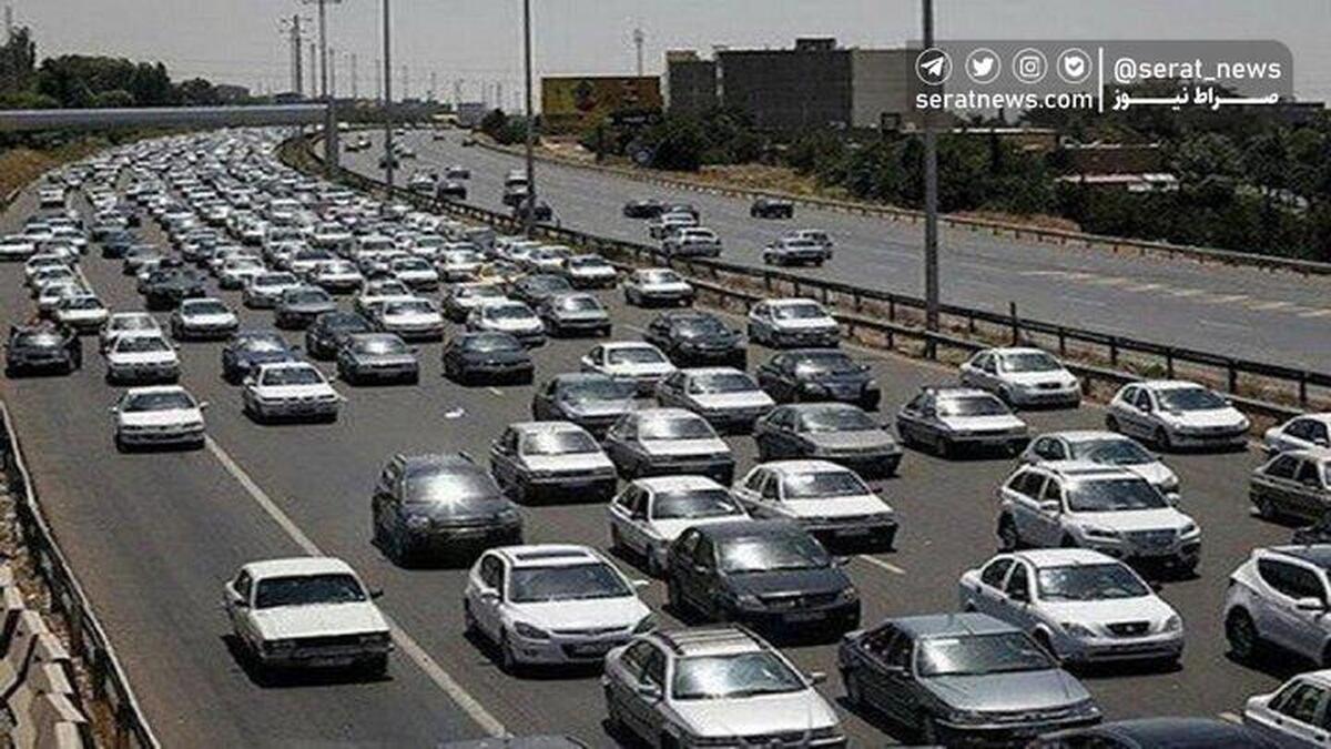 در آزاد راه کرج – قزوین ترافیک سنگین است