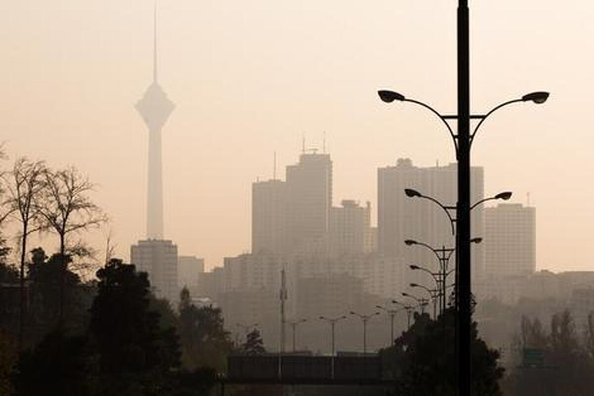 افزایش آلودگی هوای ۵ کلانشهر/ رگبار و رعد و برق در ۱۲ استان