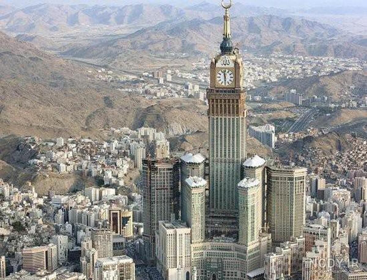 فیلم / رهبر انقلاب هماکنون در دیدار معلمان: تشکر از معلم برای توجه دادن افکار عمومی به اهمیت معلم است